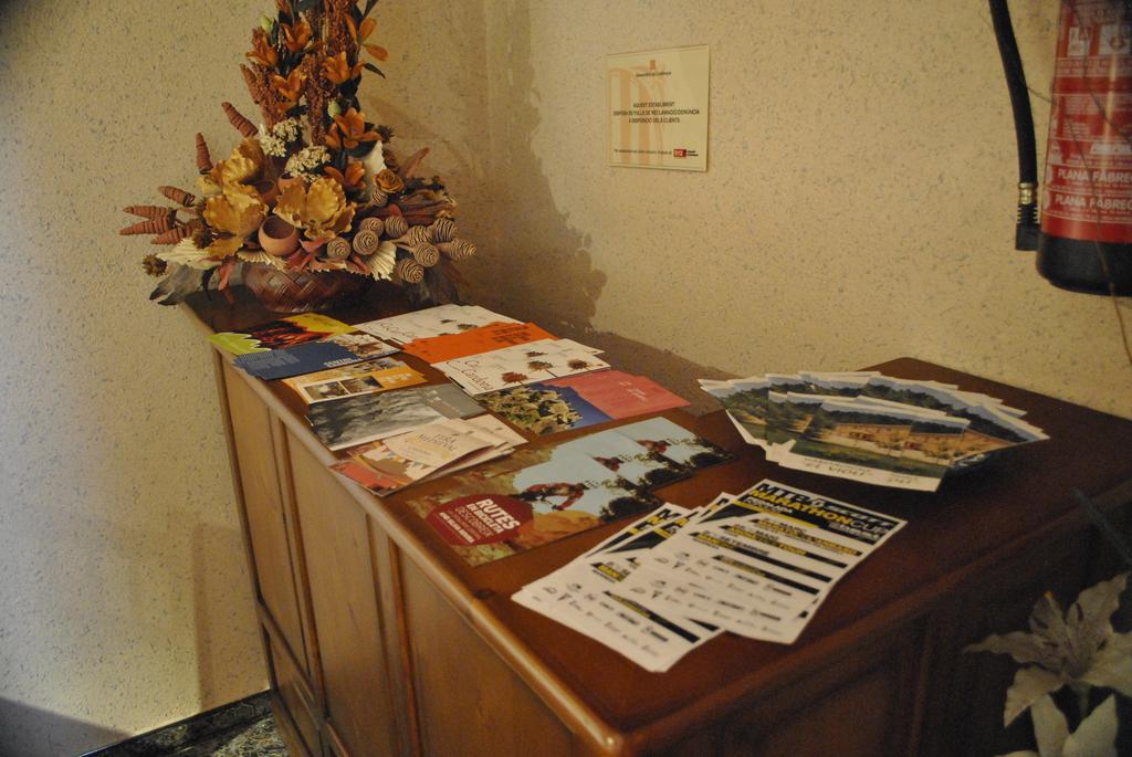 Hostal El Violi Cardona Exteriér fotografie